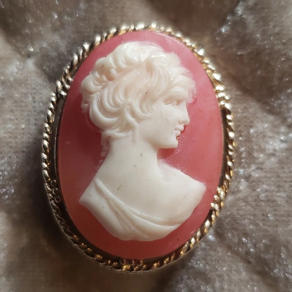 1928 Collection Vintage Brooch Cameo
